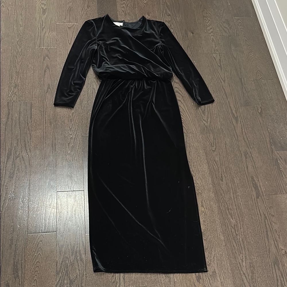 Rouie petites black velvet long sleeve maxi dress size 4